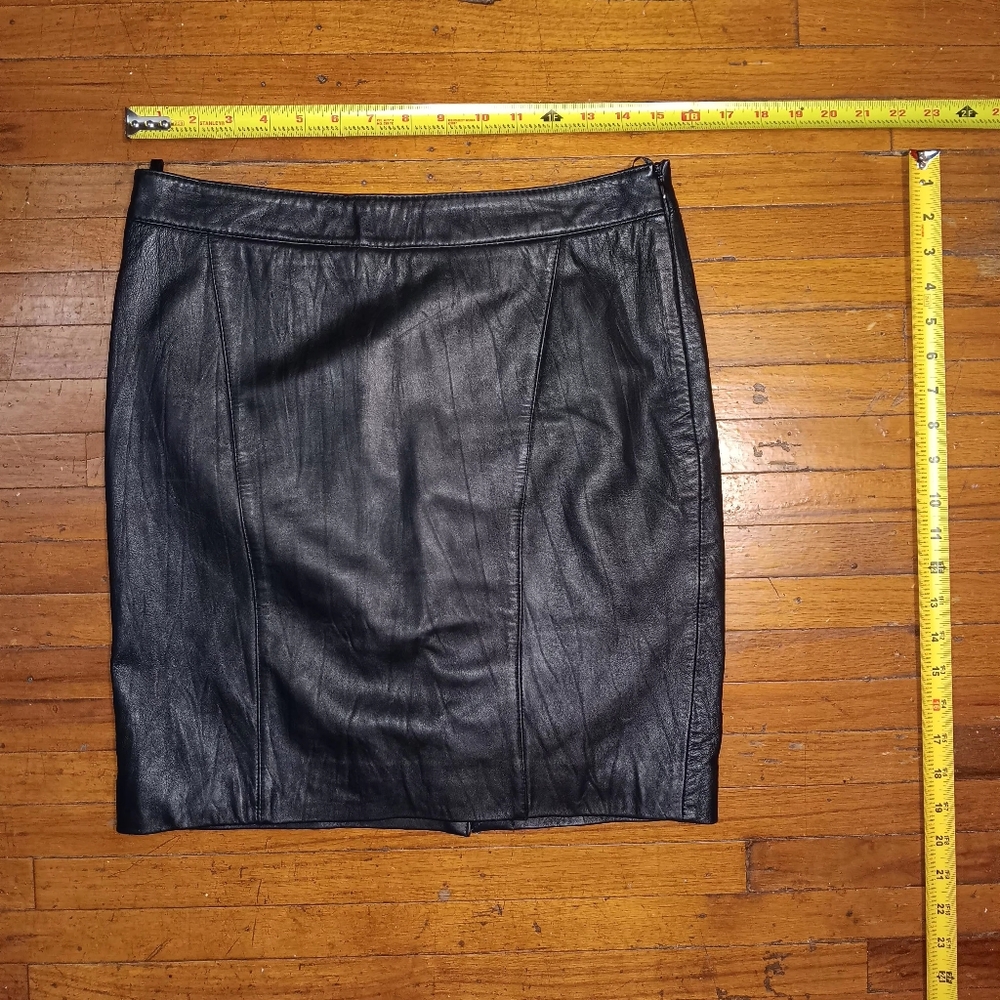 Translation leather skirt
